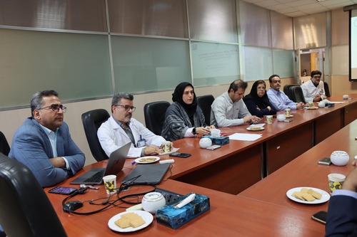 بازدید معاون تحقیقات و فناوری دانشگاه علوم پزشکی تهران از مرکز تحقیقات کبد، لوزالمعده و مجاری صفراوی